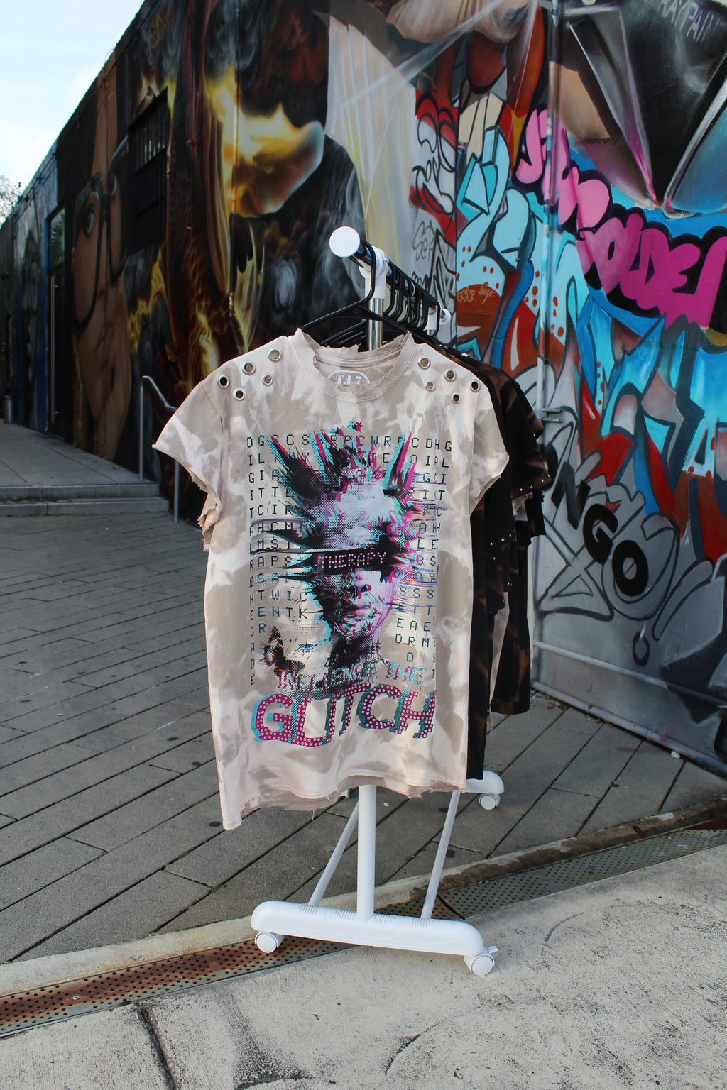 “GLITCH GOD”